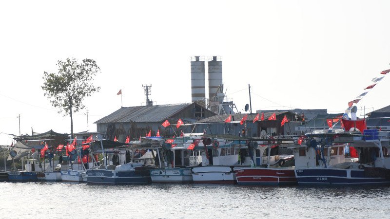 DÜZCE’DE BALIKÇILAR DUALARLA DENİZE UĞURLANDI