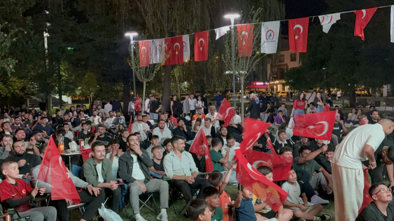 DÜZCELİLER, İSPANYA MAÇI İÇİN TEK YÜREK OLDU 