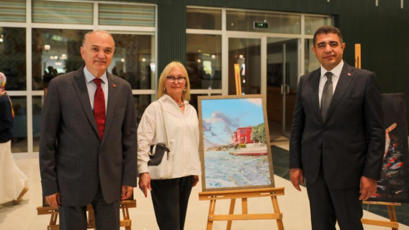 SANAT SENİNLE SERGİSİ KAPILARINI AÇTI