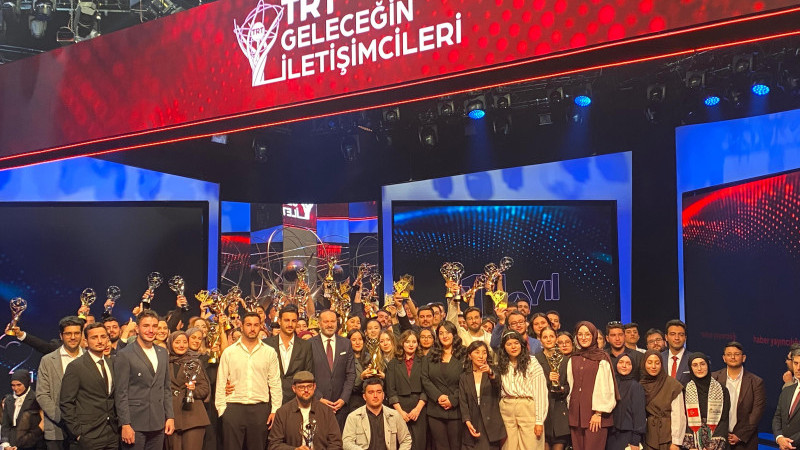 DÜ, TRT GELECEĞİN İLETİŞİMCİLERİ YARIŞMASI’NDAN ÖDÜLLE DÖNDÜ