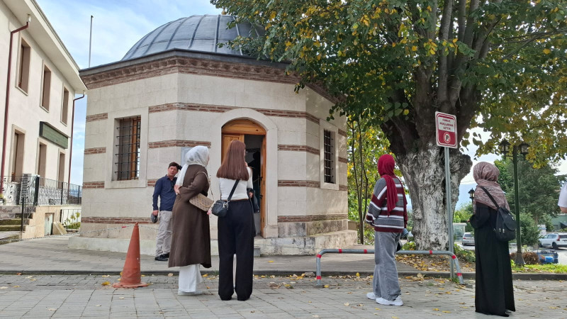 ZAHİDÜL KEVSERİ YURDU ÖĞRENCİLERİNDEN TARİHİ ZİYARET