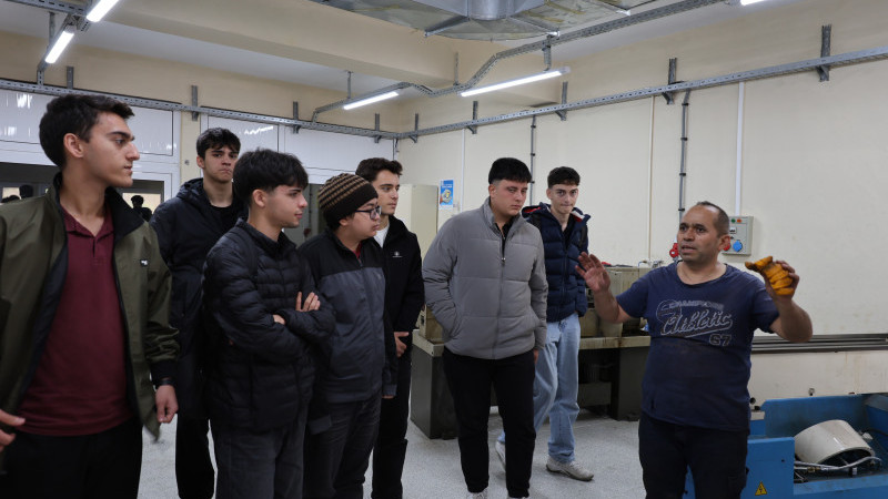 LİSE ÖĞRENCİLERİ DÜ’YÜ ZİYARET ETTİ