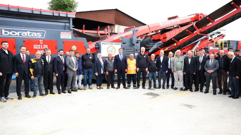 DÜZCE’DE YENİ 24 ADET İŞ MAKİNASI HİZMETE ALINDI 