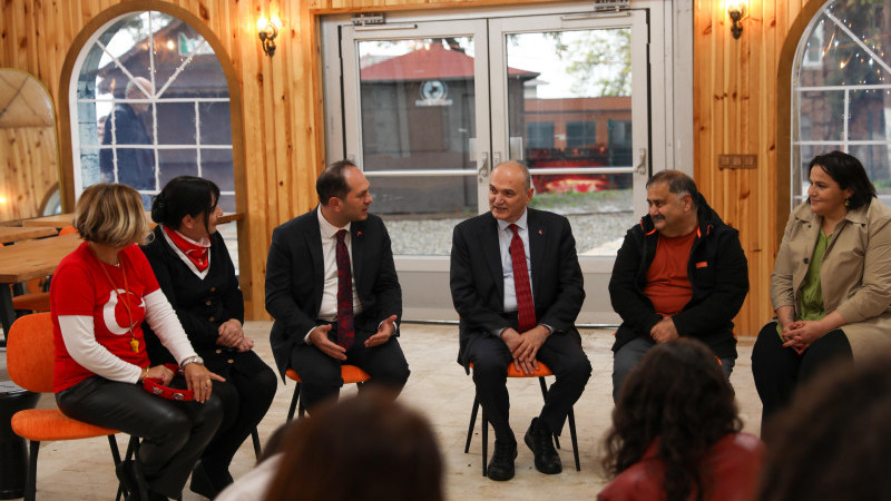 KONURALP SEYİR TERASI’NDA HEM ÇALDILAR, HEM SÖYLEDİLER