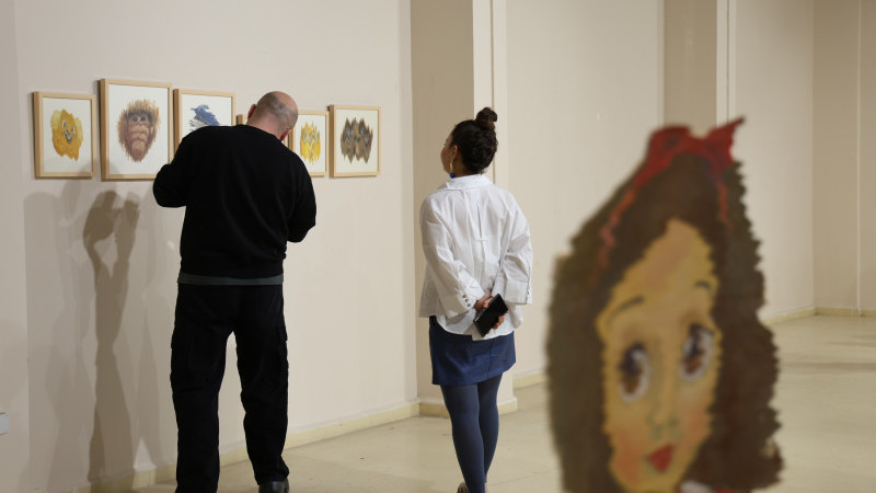 “ÇOCUKLUK DÜŞLERİ” KİŞİSEL SERGİSİ SANATSEVERLERLE BULUŞTU