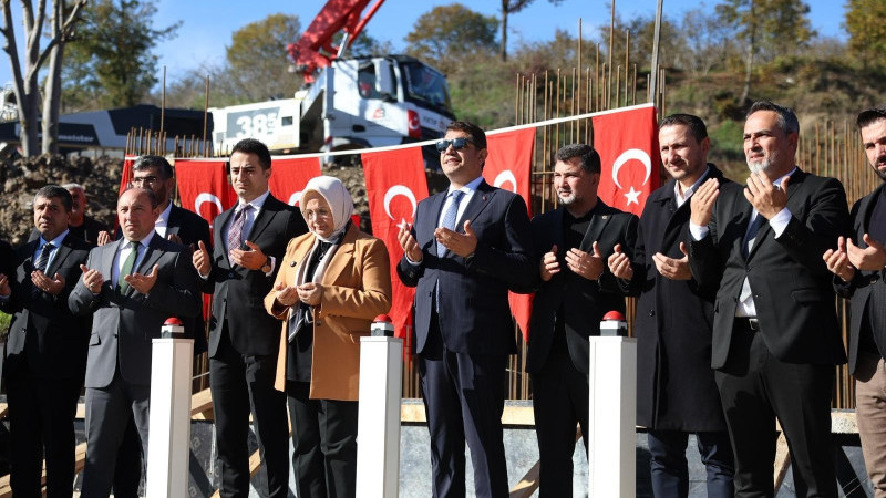 İKİ CAMİNİN TEMELİ ATILDI