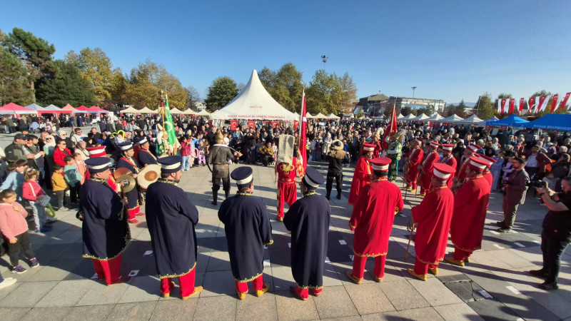 FİLİSTİN’E DESTEK KERMESİNE YOĞUN İLGİ