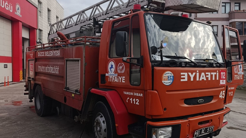 BAŞKAN ÖZLÜ’DEN AKÇAKOCA’YA BİR DESTEK DAHA ALBAYRAK’TAN TEŞEKKÜR MESAJI