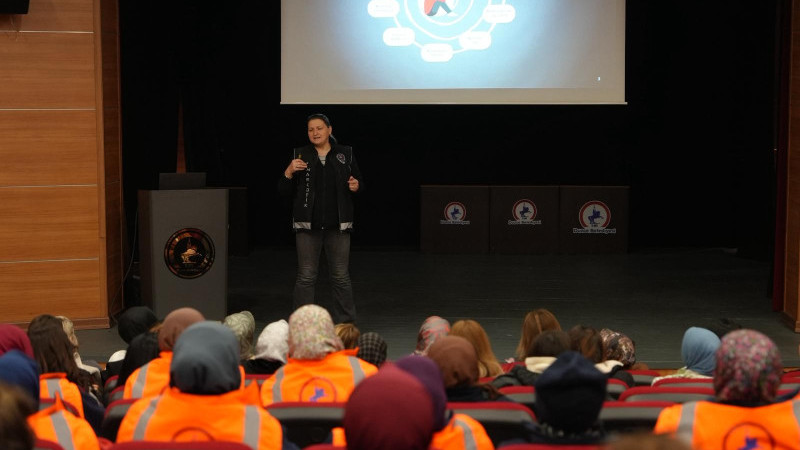 “BAĞIMLILIKLA MÜCADELEDE ANNELERİN ROLÜ BÜYÜK”