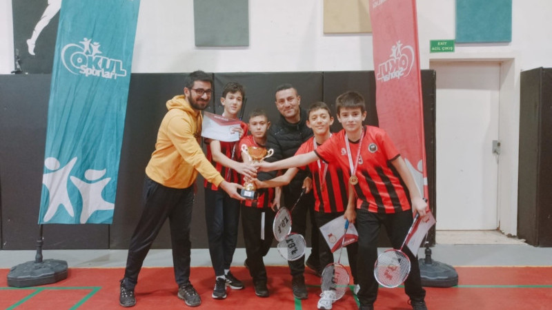 BADMİNTON YILDIZLAR İL BİRİNCİLİĞİ MÜSABAKALARI TAMAMLANDI