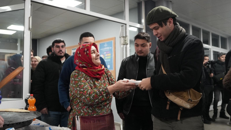 ÜNİVERSİTE ÖĞRENCİLERİNE “ANNE ELİ”