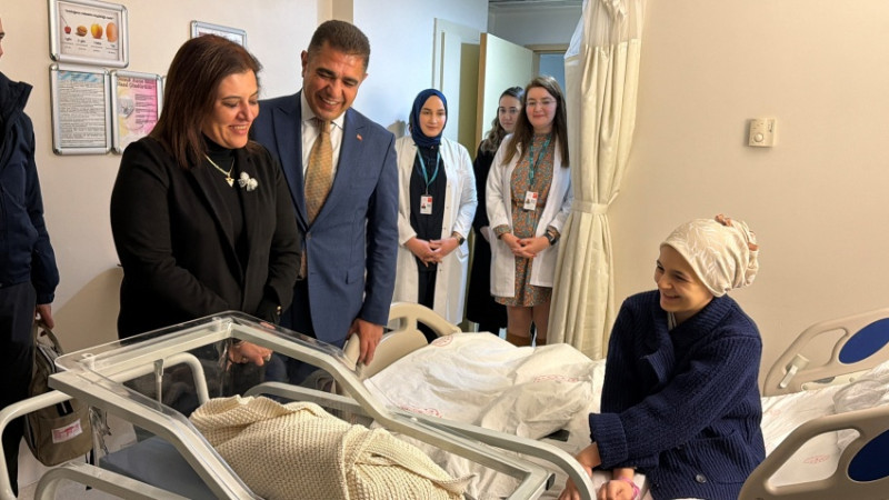 DÜZCE’DE YENİ YILIN İLK BEBEĞİ DÜNYAYA GELDİ