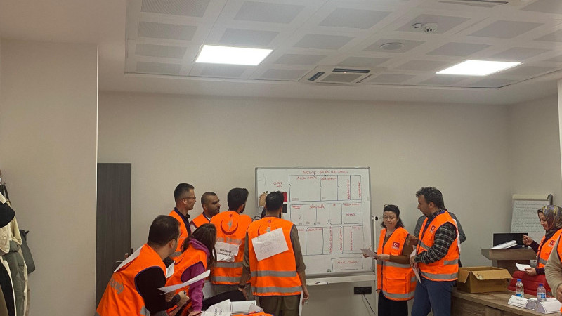 SAĞLIK PERSONELİNE UYGULAYICI EĞİTİM