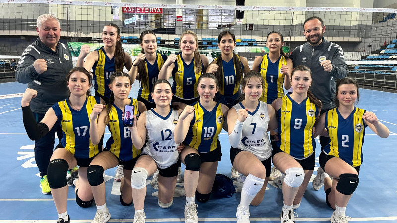 DÜZCE 1907 SK VOLEYBOL TAKIMI FİNALDE