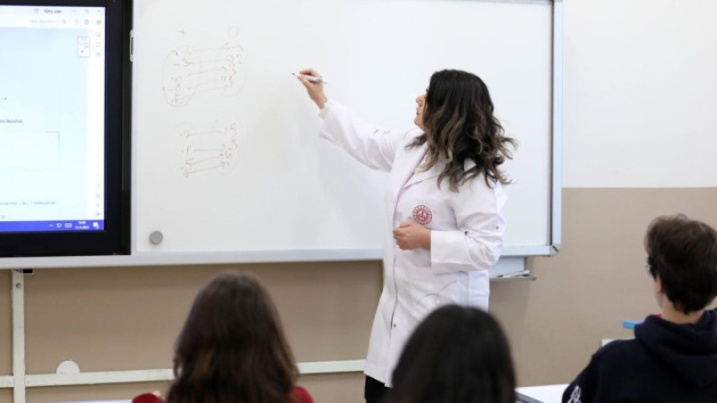 ÖĞRETMENLERİN ALAN DEĞİŞİKLİĞİ TAKVİMİ YAYINLANDI