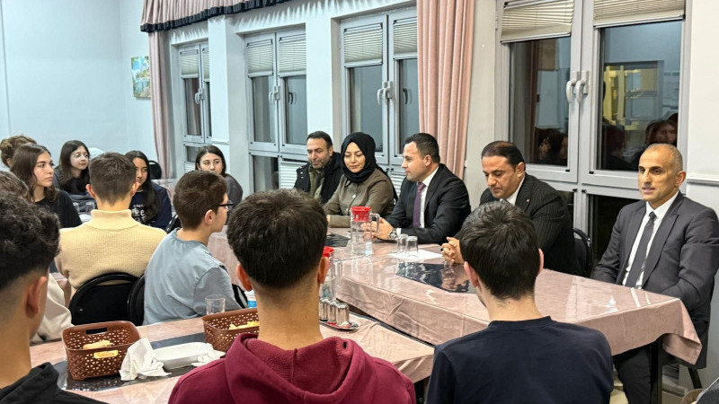 AKÇAKOCA LİSESİ’NDE İFTAR SOFRASI