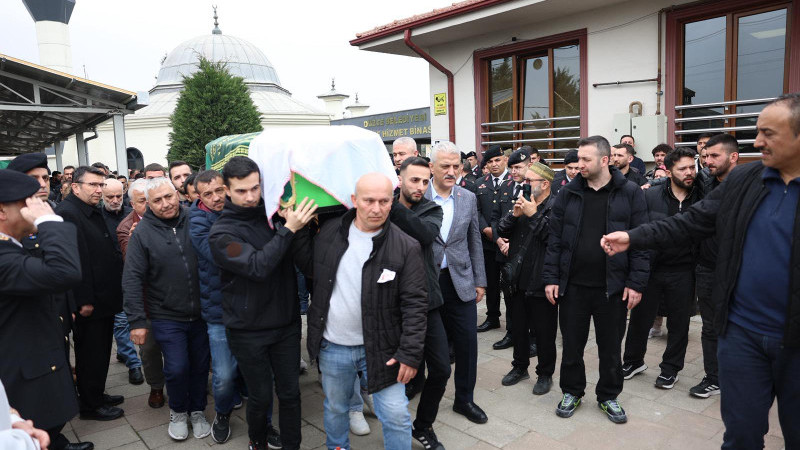 32 YAŞINDAKİ UZMAN ÇAVUŞ SON YOLCULUĞUNA UĞURLANDI