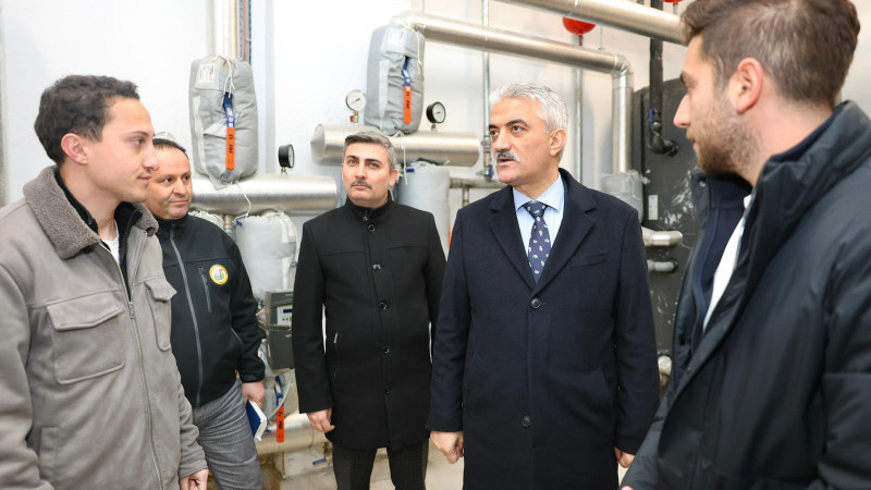 VALİ MAKAS ŞEHİT ÖZGÜR IŞIK İLKOKULU’NDA İNCELEMELERDE BULUNDU