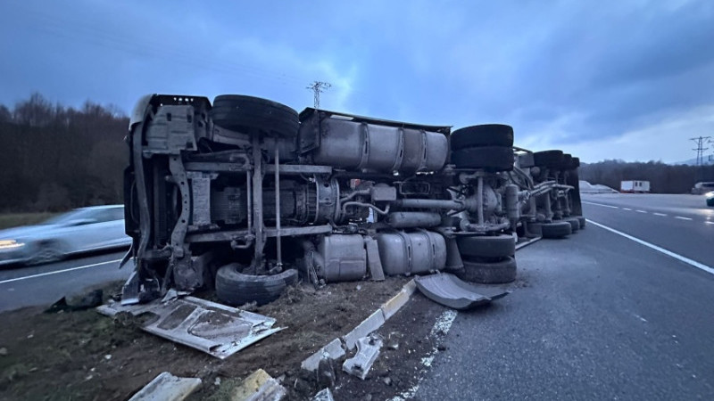 KAZA TRAFİĞİ KİLİTLEDİ