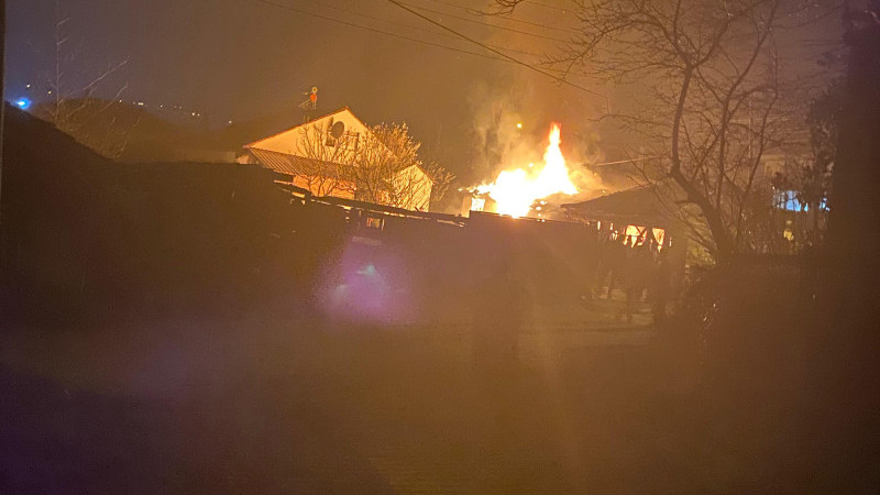 ALEVLER GECEYİ AYDINLATTI