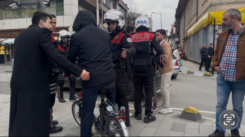 TARTIŞMAYI POLİS AYIRDI