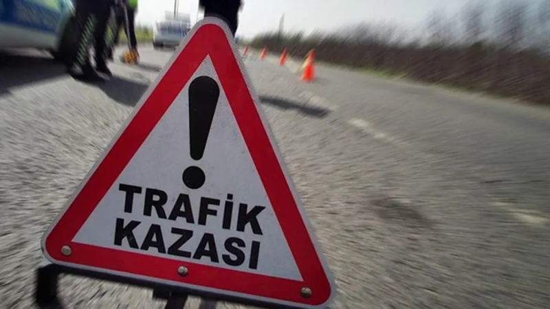 KÖY YOLUNDA KAZA: 2 YARALI