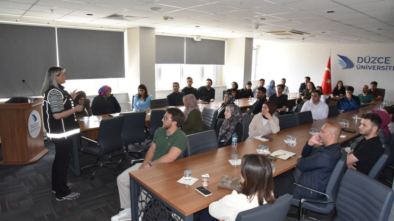 “EN İYİ NARKOTİK POLİSİ: ANNE” KONFERANSI DÜZENLENDİ