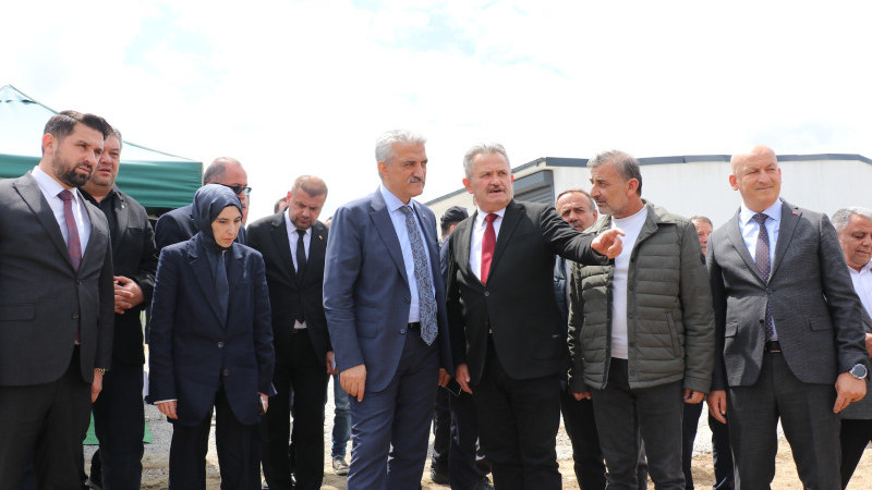CUMAYERİ’NDE GALERİCİLER VE KARMA SANAYİ SİTESİ DUALARLA AÇILDI