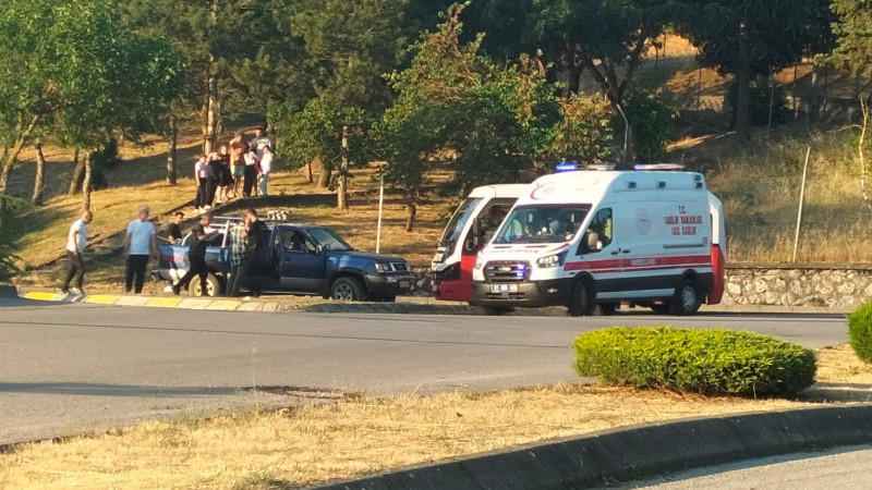 DÜZCE’DE TERS ŞERİT İHLALİ KAZAYLA SONUÇLANDI