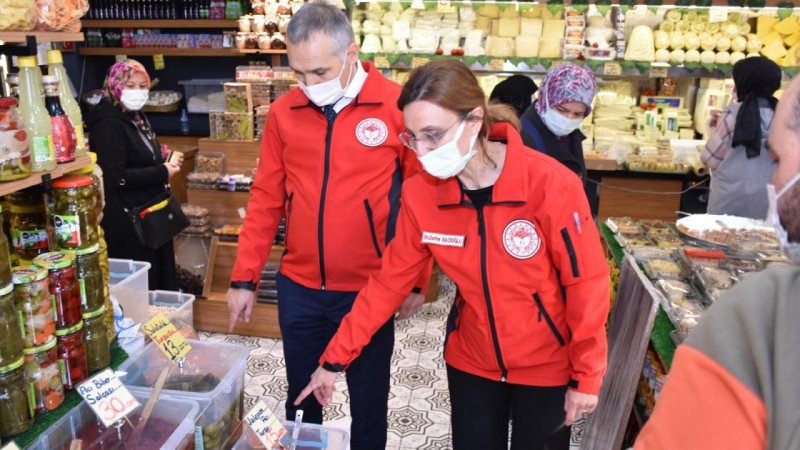 DÜZCE’DE GIDA İŞLETMELERİ MERCEK ALTINDA