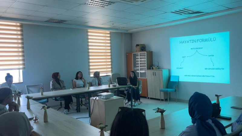 DÜZCE’DE STRES YÖNETİMİ EĞİTİMİ DÜZENLENDİ