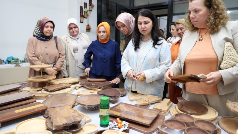 KADIN EMEĞİ MERKEZİ’NDE YIL SONU SERGİSİ AÇILDI
