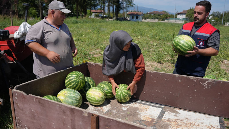 GÖNÜL KÖPRÜSÜ TARLADAN SOFRAYA UZANDI