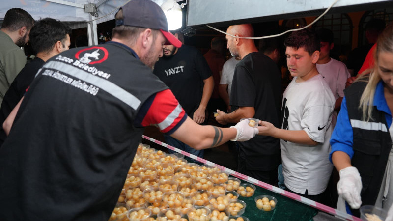 DÜZCE BELEDİYESİ’NDEN KANDİL İKRAMI