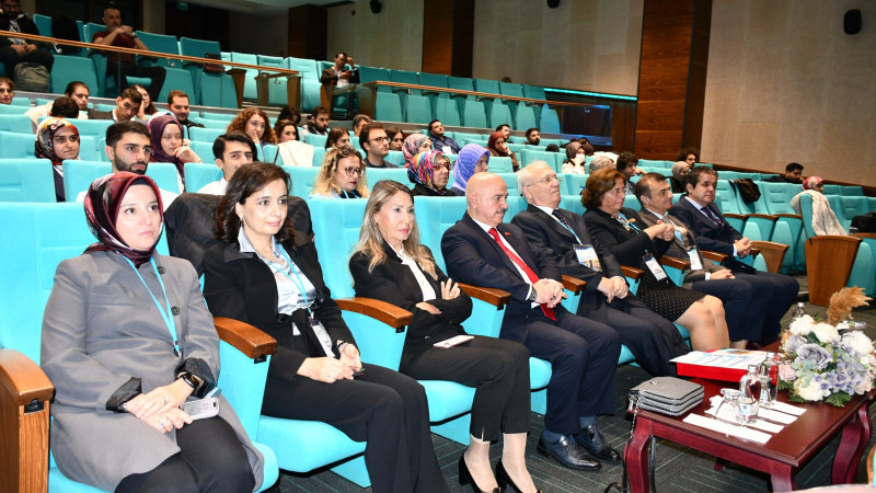 DÜZCE ÜNİVERSİTESİ EV SAHİPLİĞİNDE PEDİATRİ SEMPOZYUMU GERÇEKLEŞTİRİLDİ