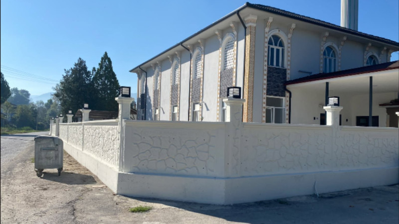 CAMİ ÇEVRESİNDE DÜZENLEME ÇALIŞMALARI SÜRÜYOR