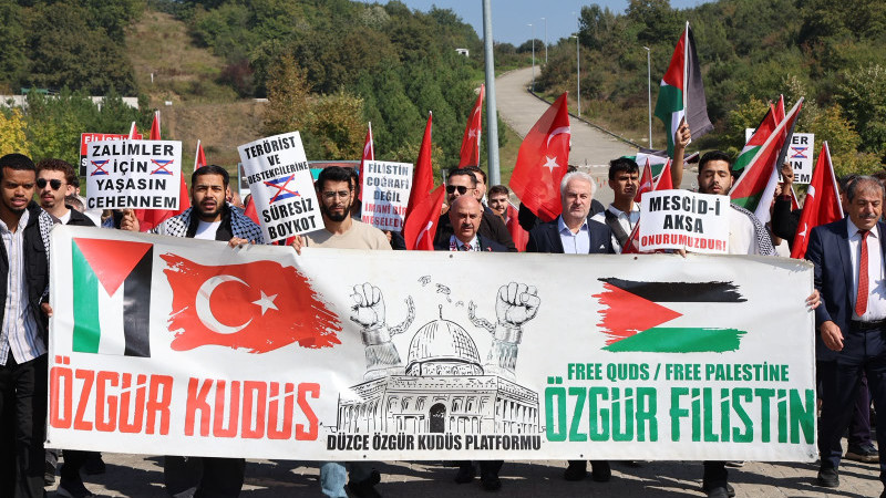 FİLİSTİN’E DESTEK İÇİN YÜRÜDÜLER