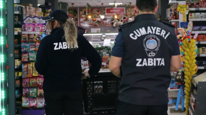 CUMAYERİ’NDE MARKETLERE SIKI DENETİM